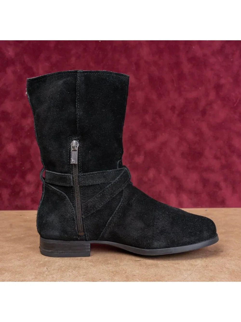 Koolaburra Women Black Suede Modern Fall Strap Comfortable Boots sz 6